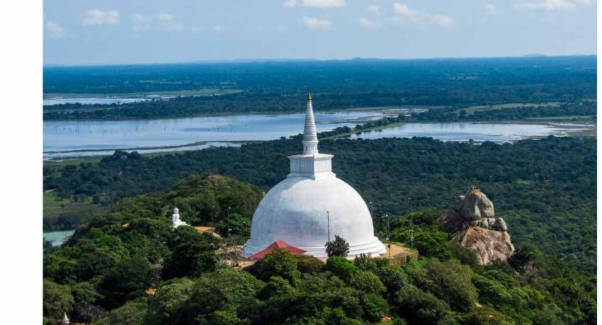 මිහින්තලේ රජමහා විහාරයේ විදුලිය විසන්ධි කෙරේ..